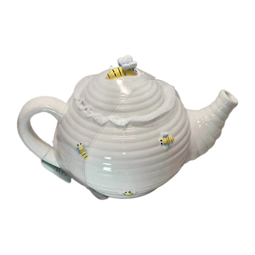 Home Essentials Bee Ceramic Teapot 49‎ oz 1.4L White Ribbed NWT Microwave Safe